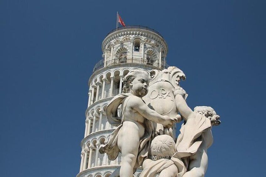 Leaning Tower and Fontana dei Putti