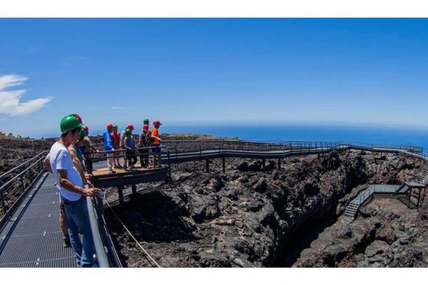 Speleology Tour in Cueva de Las Palomas in La Palma