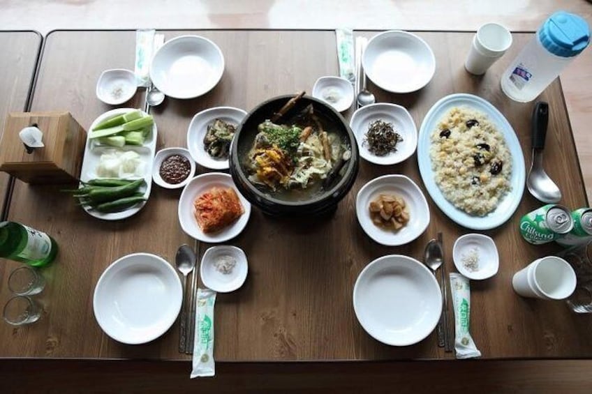 Hiking tour in Seoraksan National Park with Korean authentic chicken soup