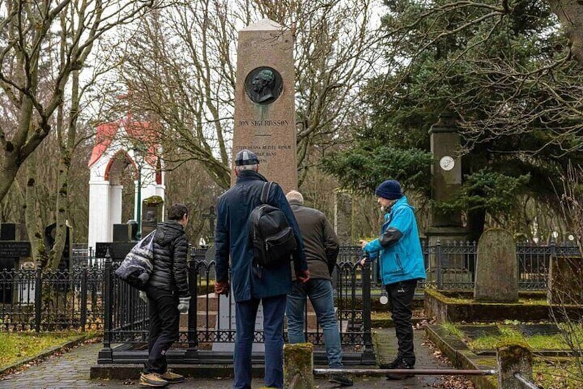 Take a close look at Reykjavik´s past with Your Friend in Reykjavik