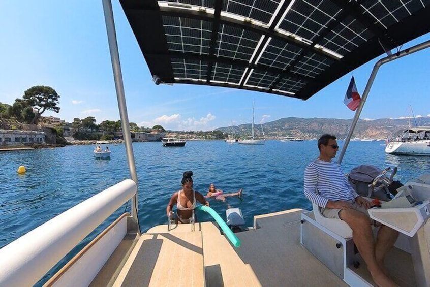 Premium Tour on a Solar Powered Boat - Private Group