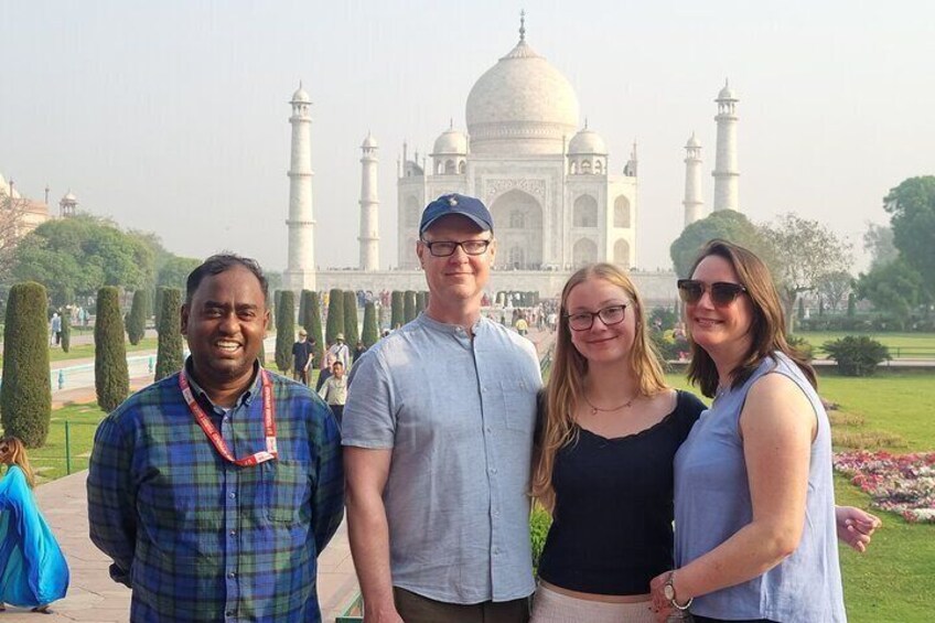 Agra Half-Day Tour: Taj Mahal & Agra Fort