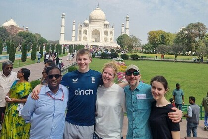 Agra Half-Day Tour: Taj Mahal & Agra Fort