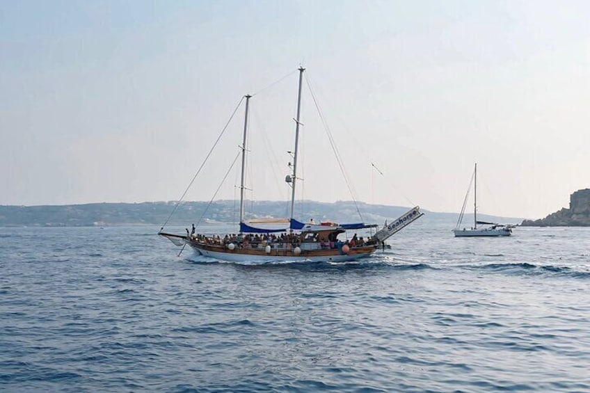 Comino, Blue Lagoon and Caves. Tour A