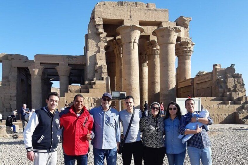 6-Days Nile Cruise Aswan to Luxor & Sleeper Train Round-trip