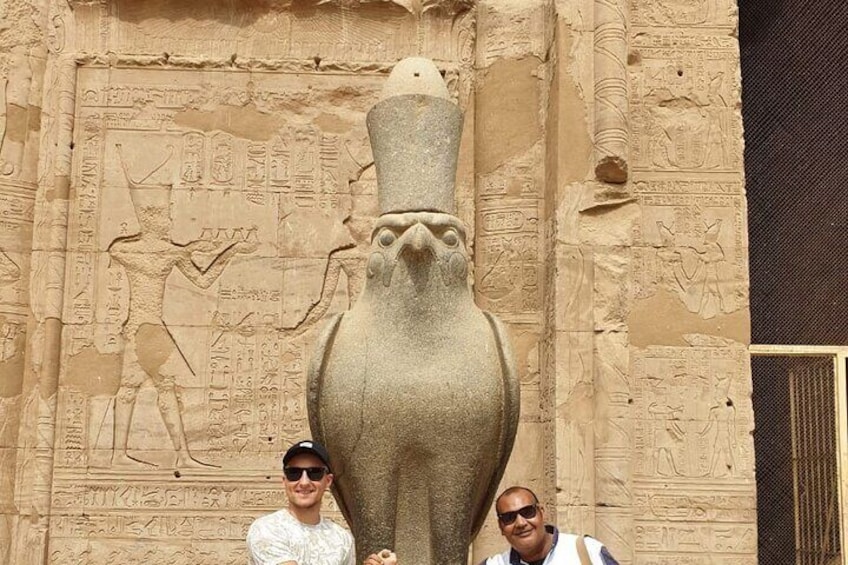 6-Days Nile Cruise Aswan to Luxor & Sleeper Train Round-trip
