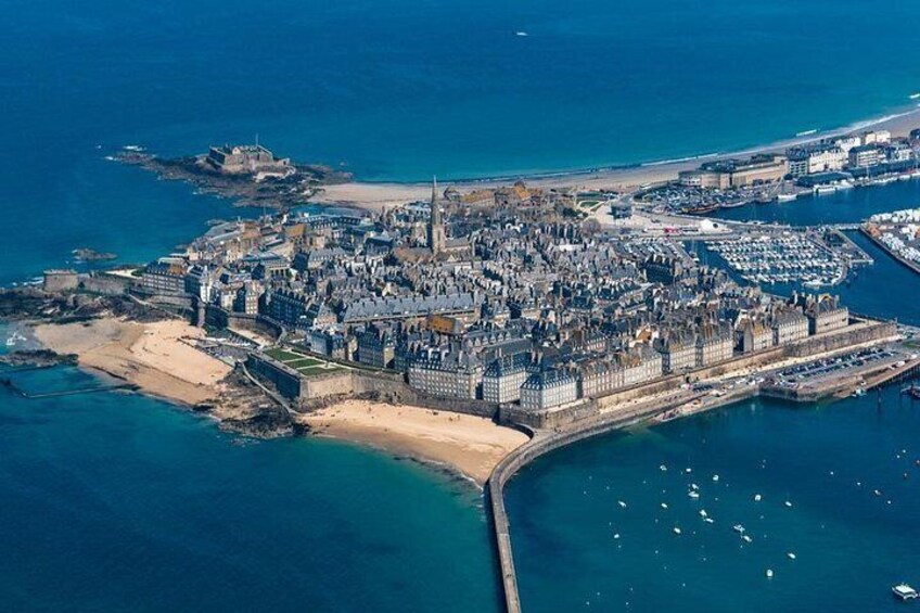 Day trip with local driver to Mt Saint-Michel Cancale and Saint-Malo from Rennes