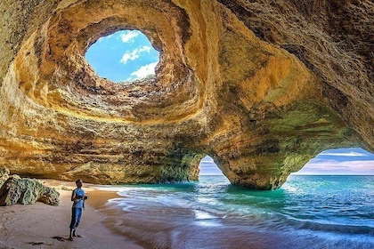 Private tour to Discover the Algarve coastline from Lisbon 3 days, all incl...