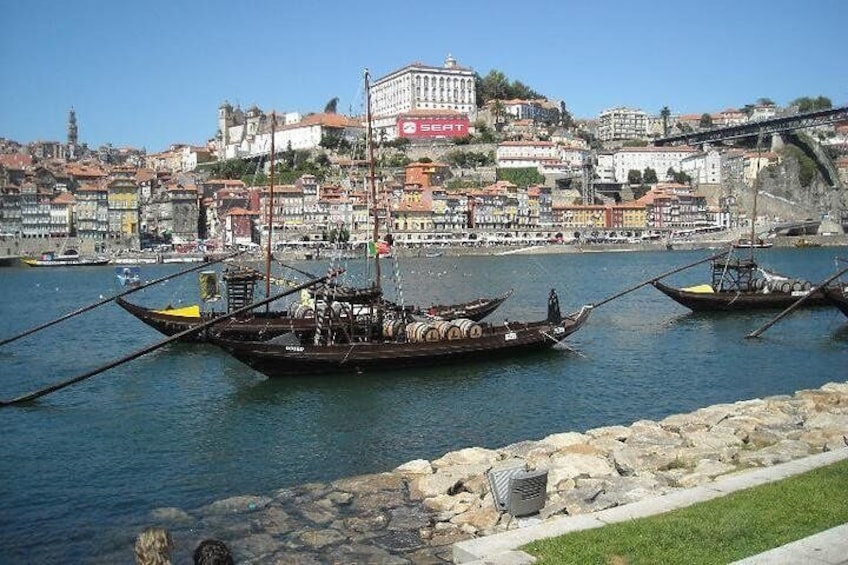 Private Porto from Lisbon with Portuguese lunch and Porto wine tasting