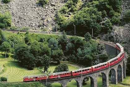 Lake Como cruise, St.Moritz and Bernina Red Train