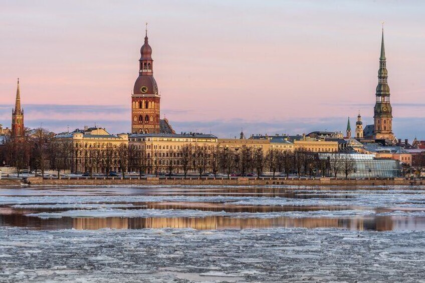 Daily Bike Tour in Riga with Professional Guide