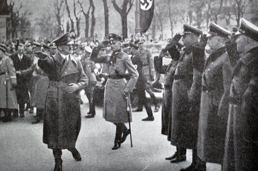 Historical Hitler Walking Tour of Vienna