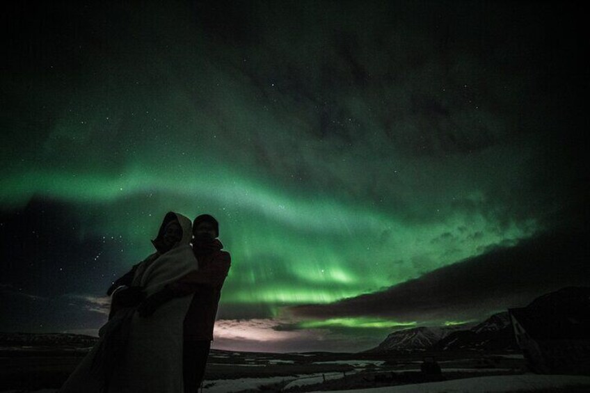 Northern Lights Enchanting: Small Group, Hot Cocoa & free Photos