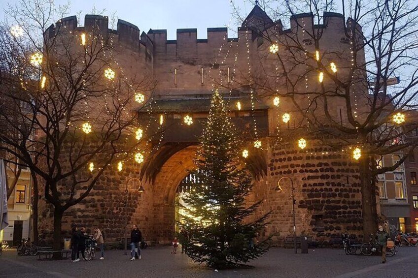 Start of the Bike Tour at the medieval Eigelstein Gate