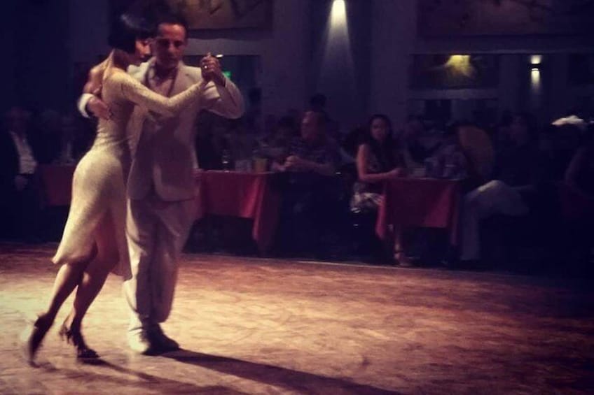 Tango like a Local in Buenos Aires