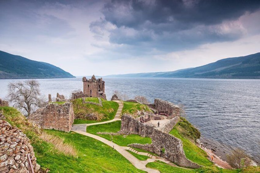 Highlander Loch Ness and Culloden Battlefield from Inverness