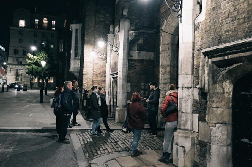 Ghost, Ghouls and Gallows Walking Tour with Boat Ride