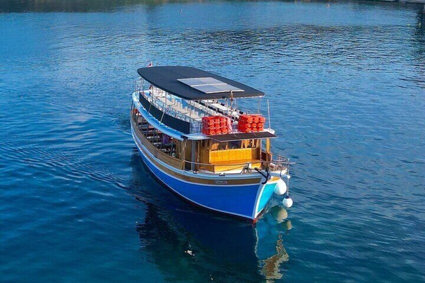 Perfect day for boat excursion