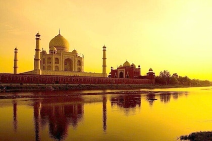 From Agra: Taj Mahal Sunrise & Agra Fort Private Tour
