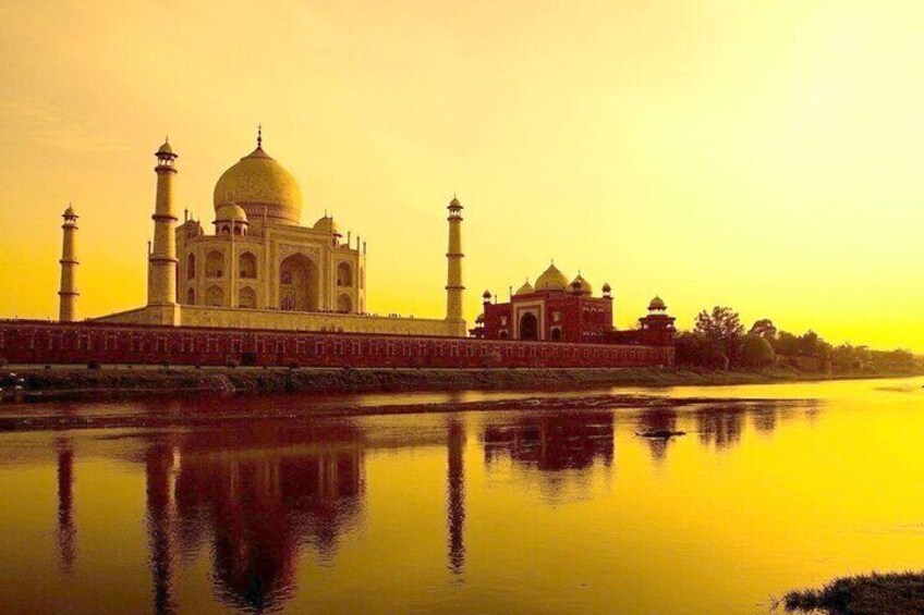 From Agra: Taj Mahal Sunrise Private Guided Tour