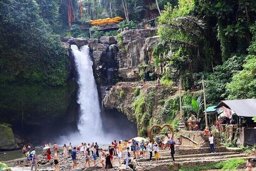 Tegenungan Waterfall