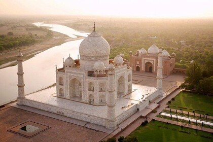 Day Trip To Agra From Kolkata With Air Tickets