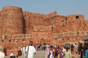 Day Trip To Agra From Mumbai With Air Tickets