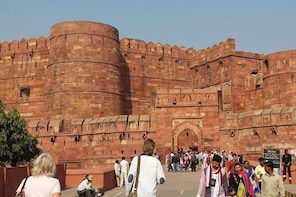 Day Trip To Agra From Pune With Air Tickets