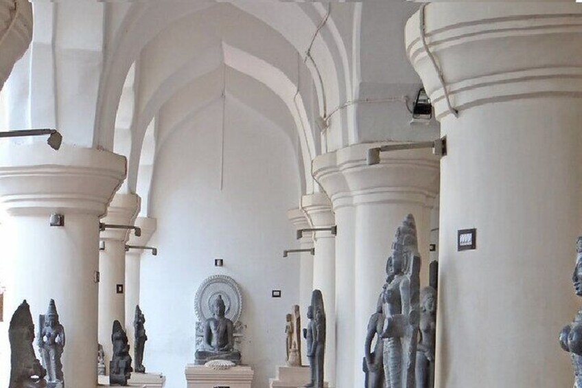 Visit Brihadeeswara Temple, Saraswati Library, Palace And Gallery In Thanjavur