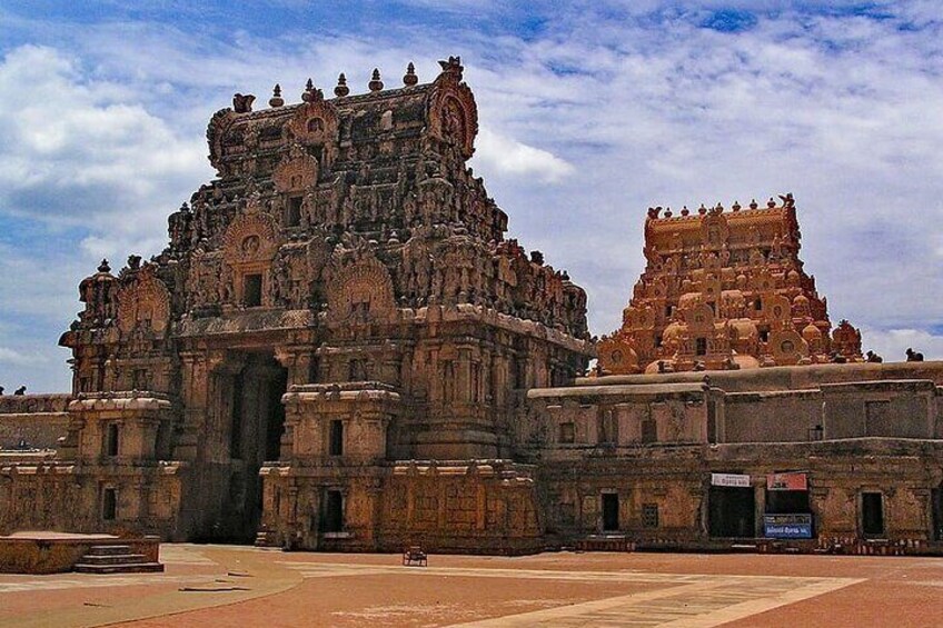 Visit Brihadeeswara Temple, Saraswati Library, Palace And Gallery In Thanjavur