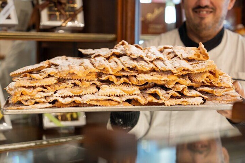 Milan: Sweet Delights Patisserie Tour by Do Eat Better