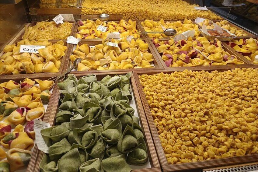 Bologna traditional food tour - Do Eat Better Experience