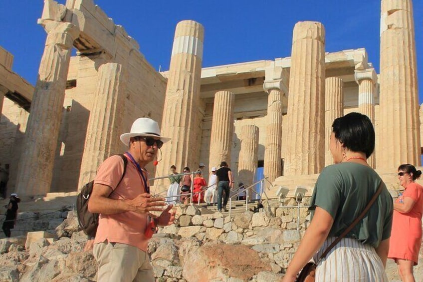 Guided tours with experts at the Acropolis in Athens 