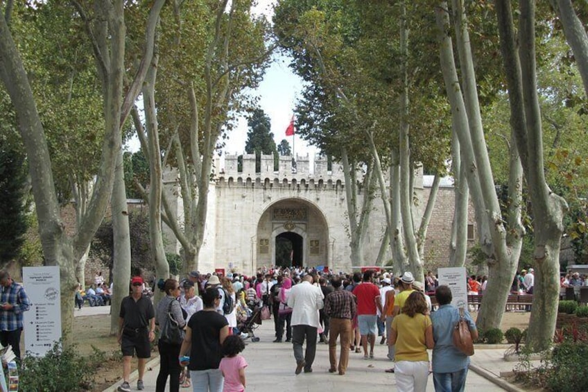 Topkapi Palace and Harem guided tour with skip-the-line tickets