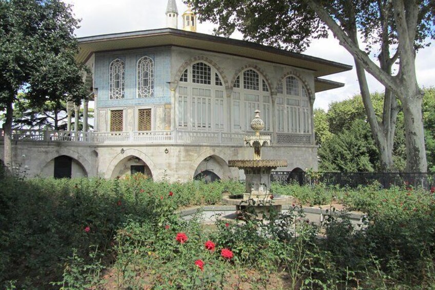 Topkapi Palace and Harem guided tour with skip-the-line tickets