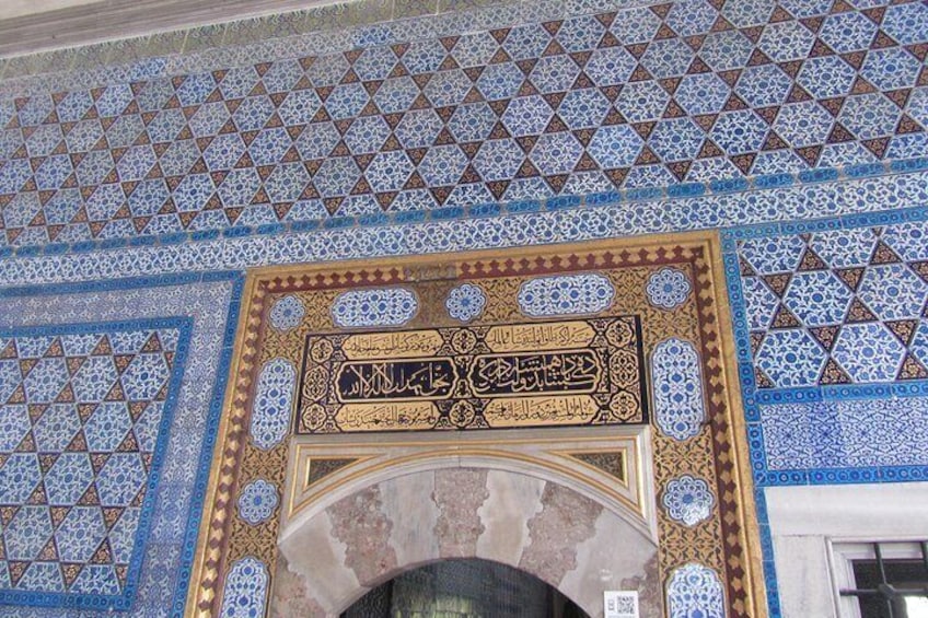 Topkapi Palace and Harem guided tour with skip-the-line tickets