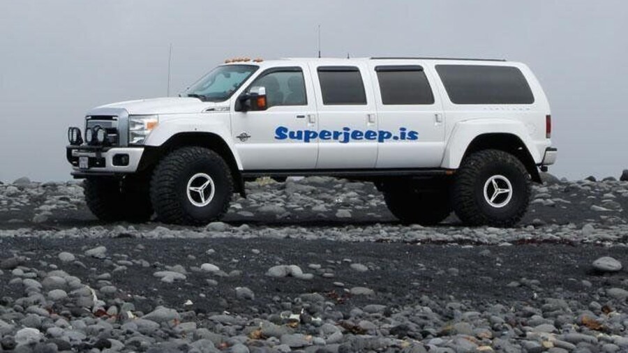 Monster truck into Landmannalaugar