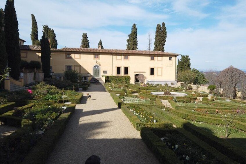 Small group tour from Florence with lunch and wine tastings