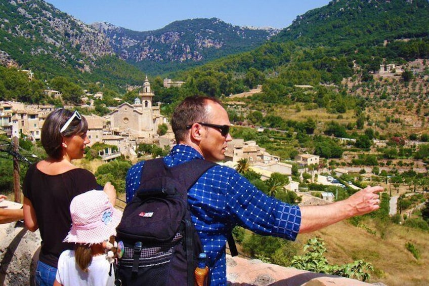 Valldemosa and Valley of Soller Tour in Mallorca