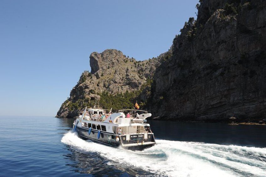 Mallorca in One Day Sightseeing Tour with Boat Ride and Vintage Train