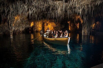 Gita giornaliera a Maiorca al negozio di perle Majorica e alle grotte del D...