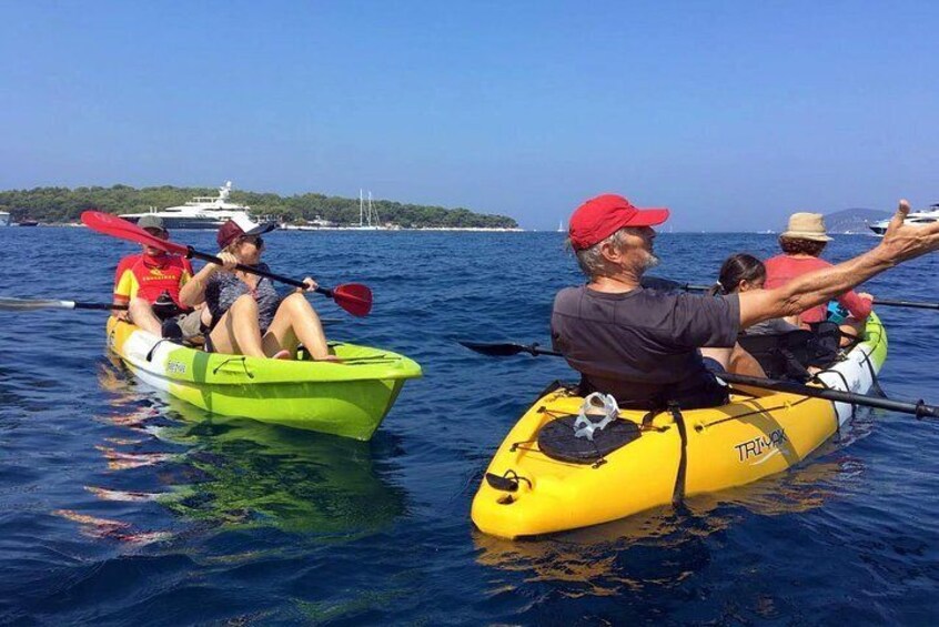 Kayaking to Zdrilca