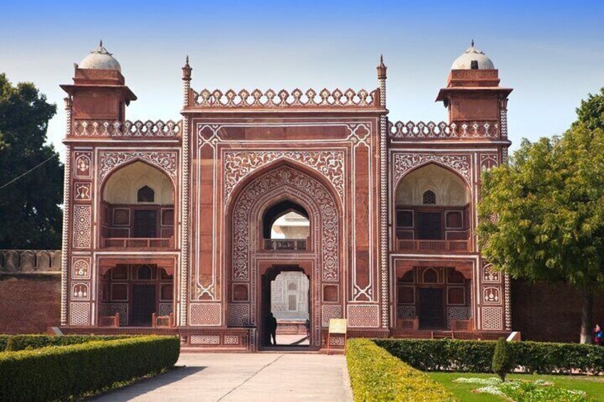 Private Day Tour of Taj Mahal and Agra Fort By Car - All Inclusive