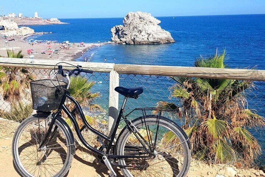Take the Malaga Bike Routes east to Peñon del Cuervo.