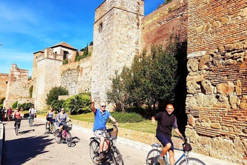 Cycle around the walls of the Alcazaba