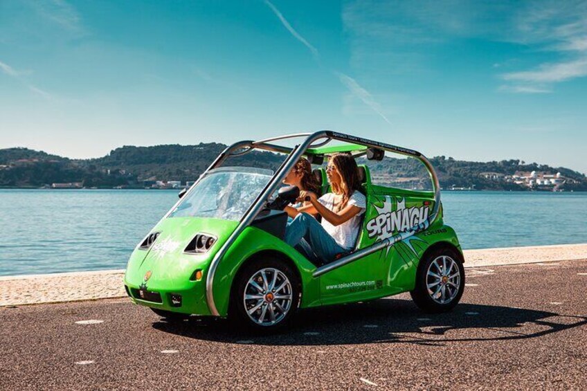 Experience Lisbon City with our talking electric car