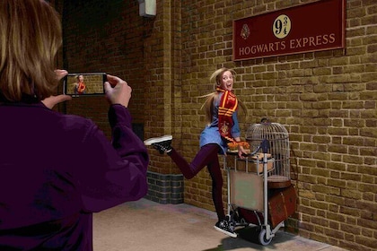 Warner Bros. Studio Tour London - The Making of Harry Potter and Oxford Day...
