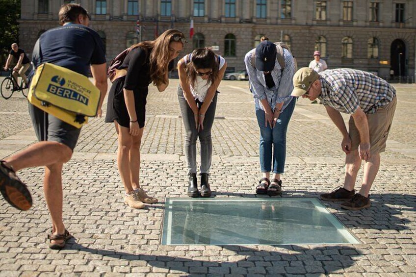Explore Berlin: Top Attractions Walking Tour
