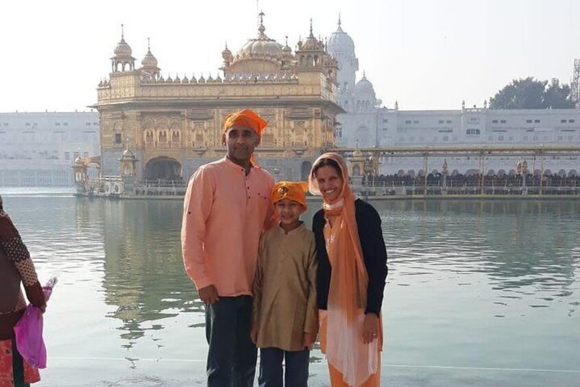 Golden Temple and Wagah Border Private Tour with Punjabi Lunch
