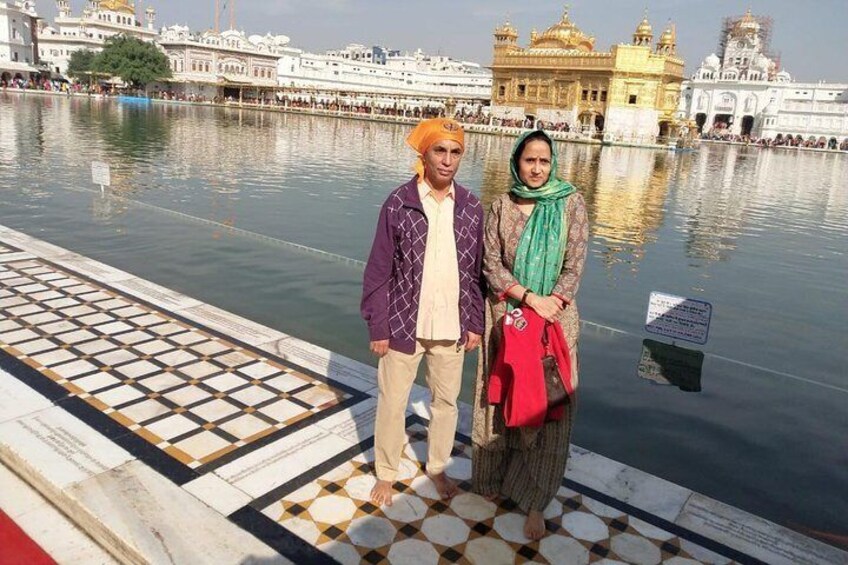 Golden Temple and Wagah Border Private Tour with Punjabi Lunch